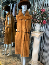 Load image into Gallery viewer, Light Whiskey Gold Color Sheared Mink Fur Vest
