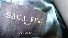 Load image into Gallery viewer, Natural Mink Fur Cape