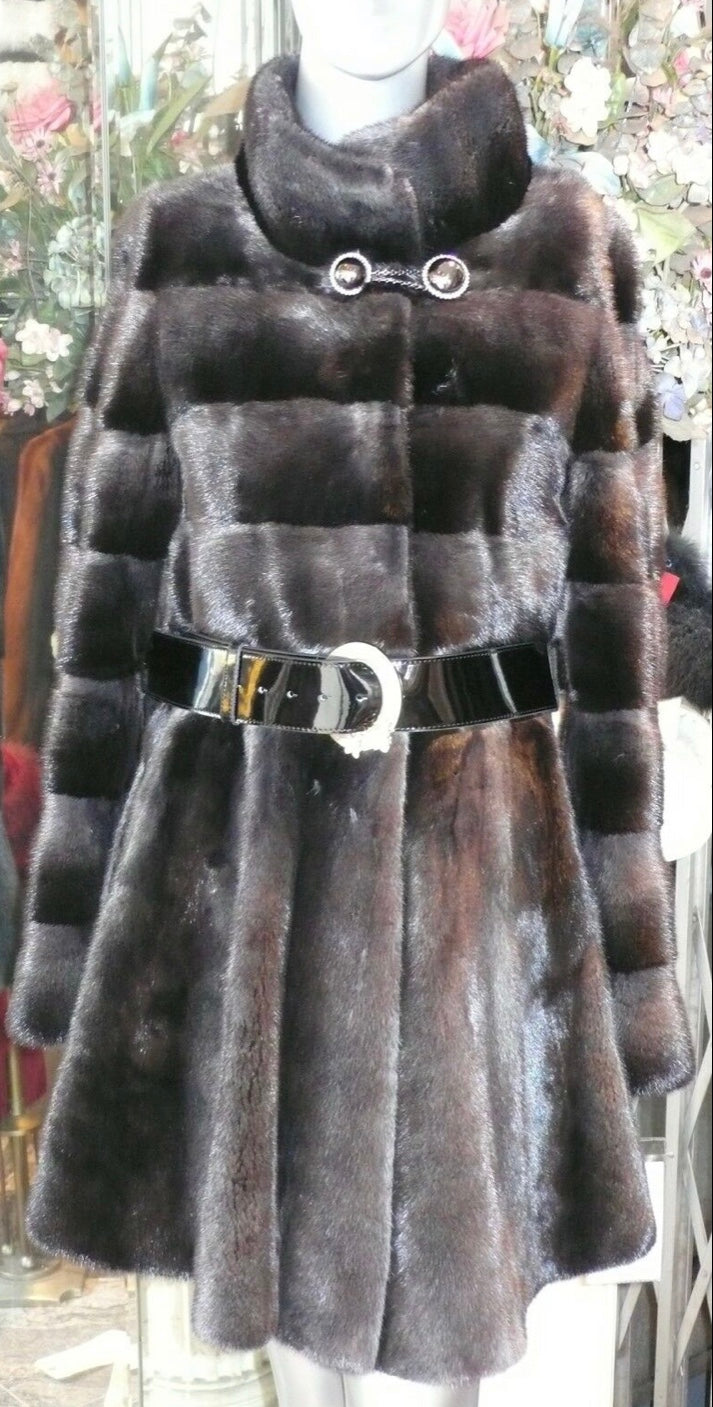 Exquisite Mink Fur Stroller Coat Swing Style Hemline Luxury Fur